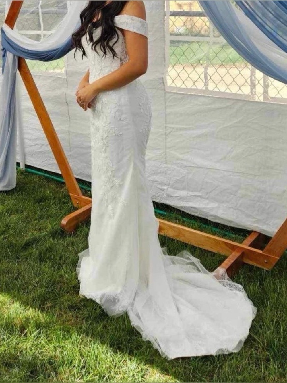 Off-Shoulder White Lace Bridal Gown with Train